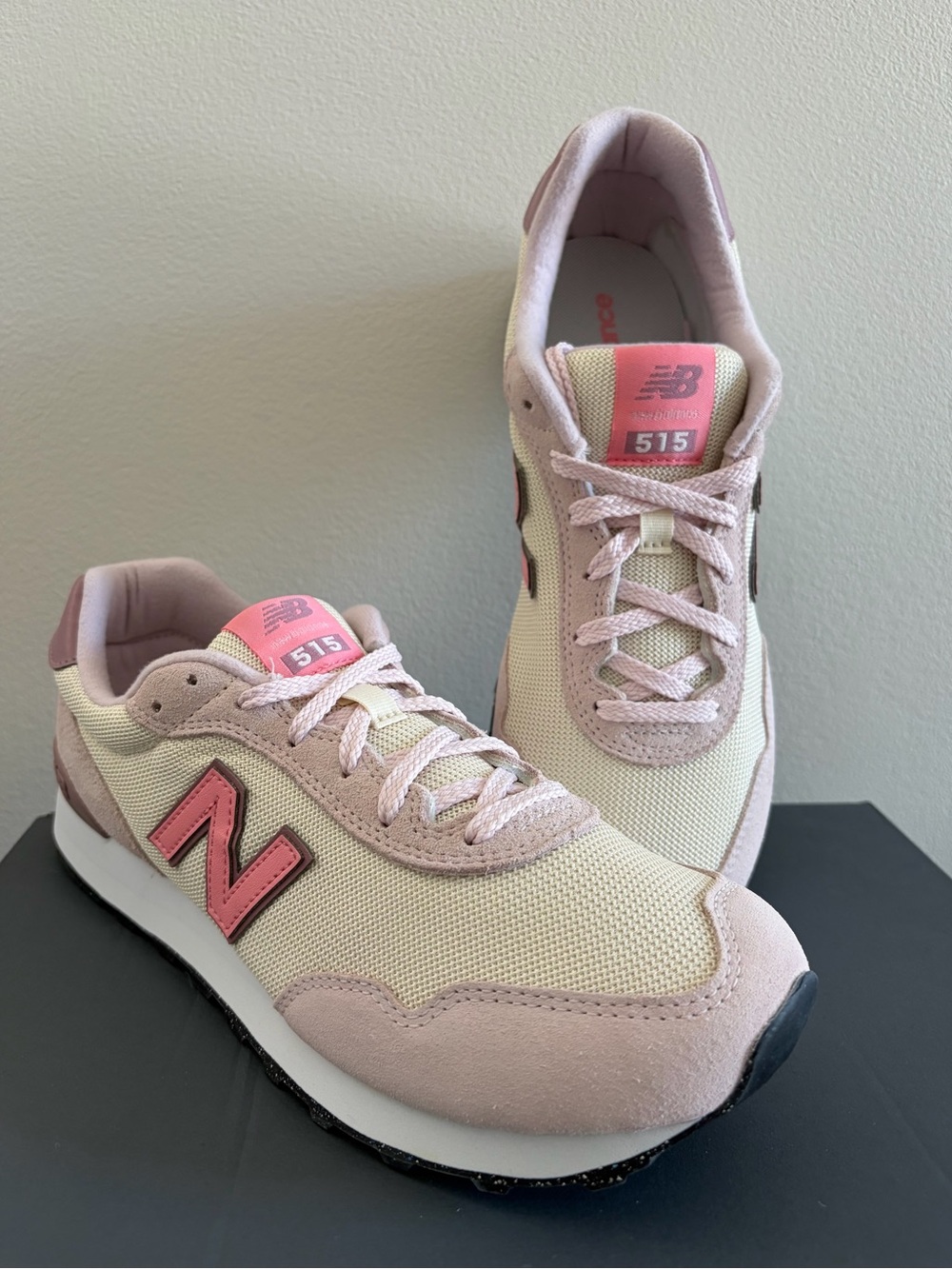 Women's Size 10 New Balance Women’s Pink and Cream Retro Runner Sneakers - Picture 4 of 7